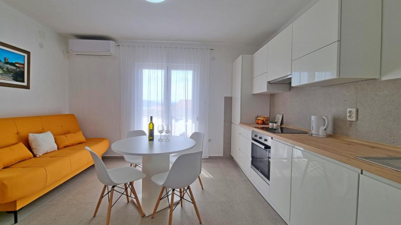 Apartmani Pavlovic Krk Town Exterior photo