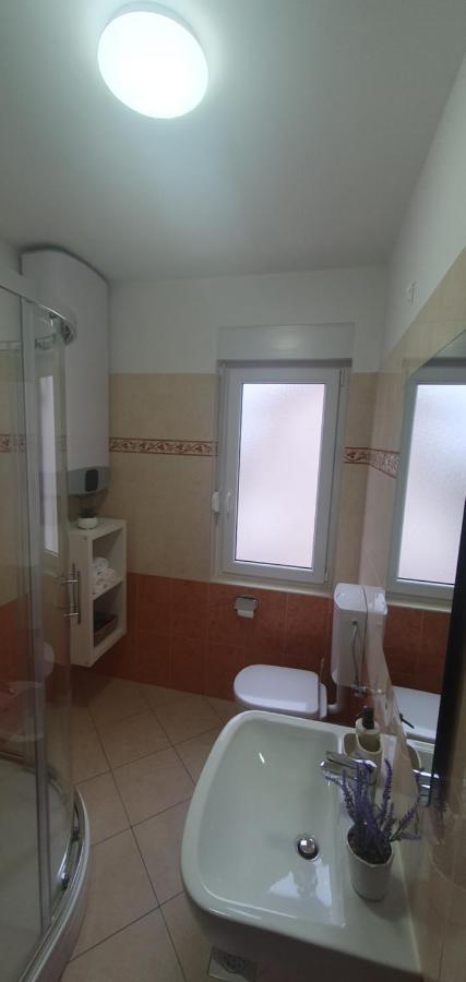Apartmani Pavlovic Krk Town Exterior photo