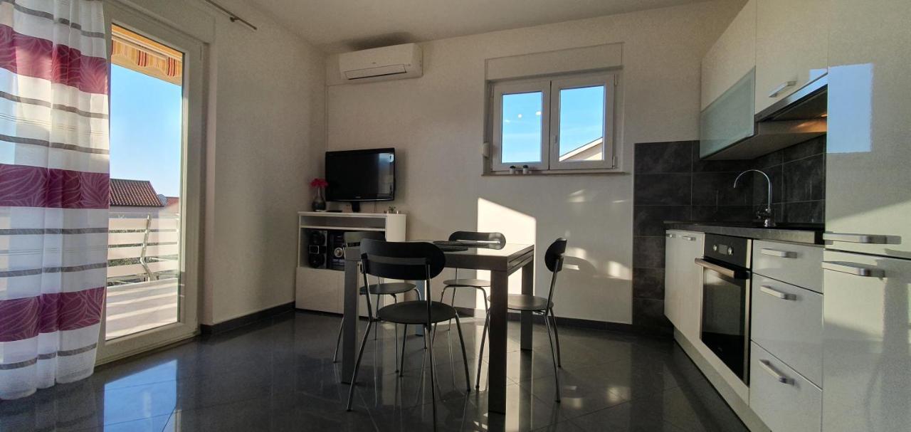Apartmani Pavlovic Krk Town Exterior photo