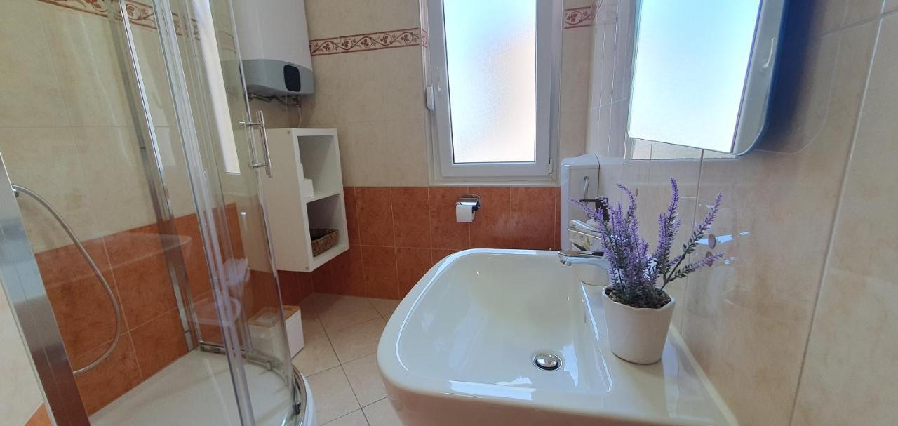 Apartmani Pavlovic Krk Town Exterior photo