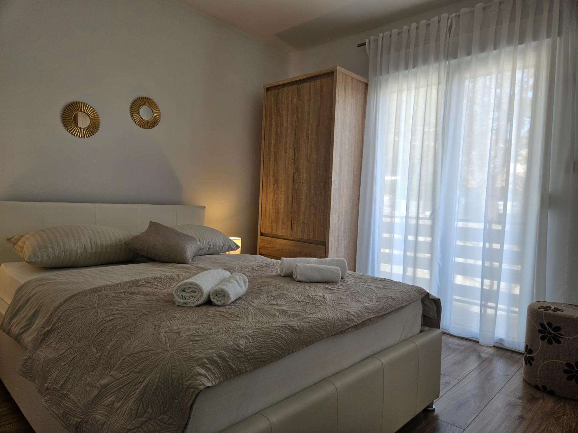 Apartmani Pavlovic Krk Town Exterior photo