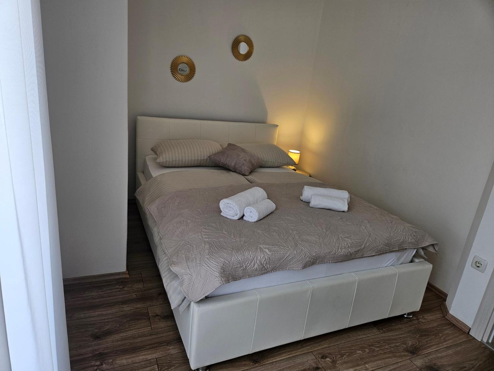 Apartmani Pavlovic Krk Town Exterior photo